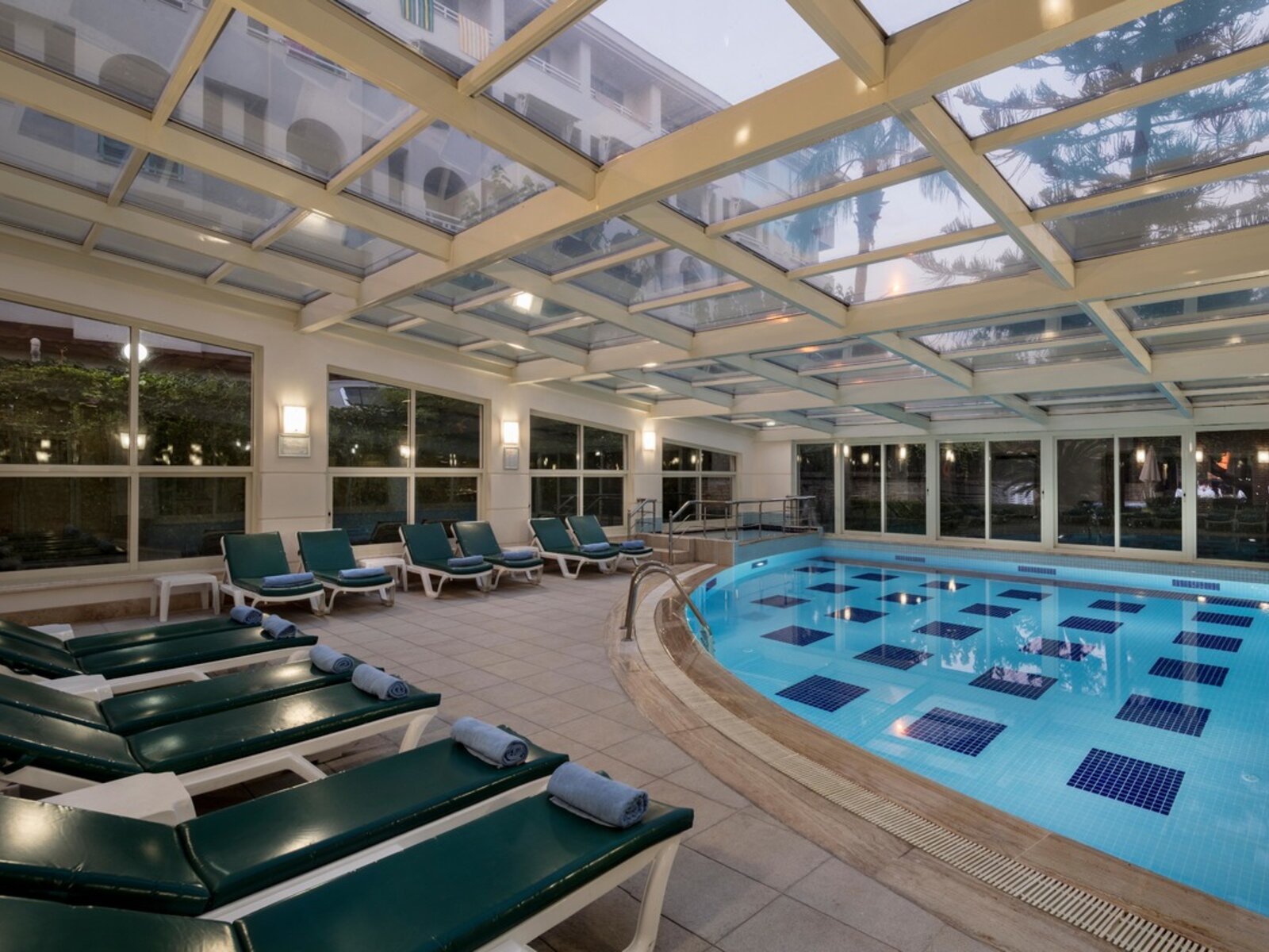 Trendy Side Beach 4*